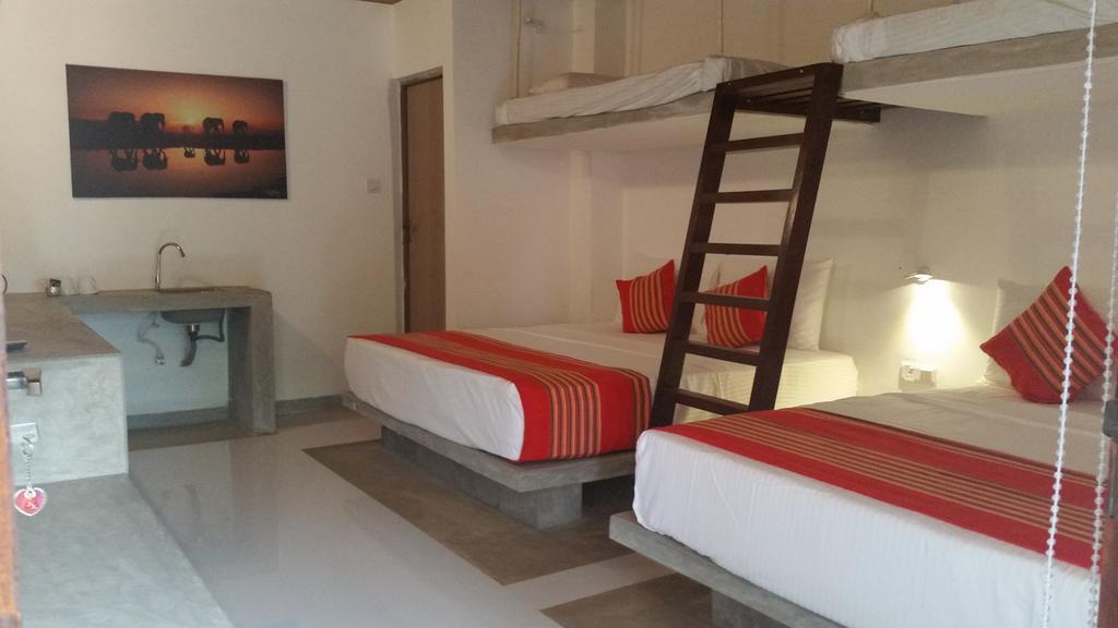 Appartamento Kutumbaya Anuradhapura Esterno foto