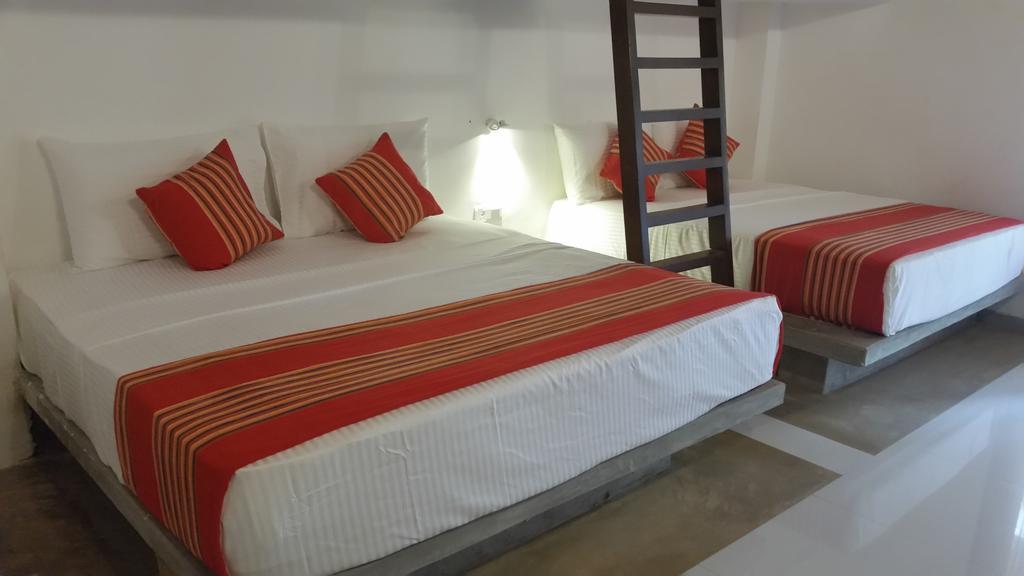 Appartamento Kutumbaya Anuradhapura Esterno foto