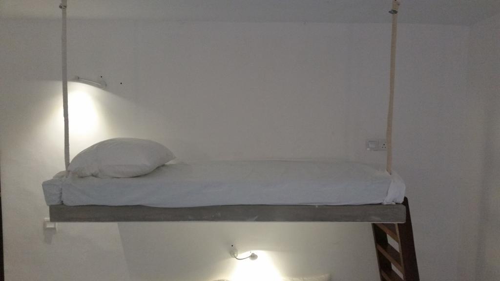 Appartamento Kutumbaya Anuradhapura Esterno foto